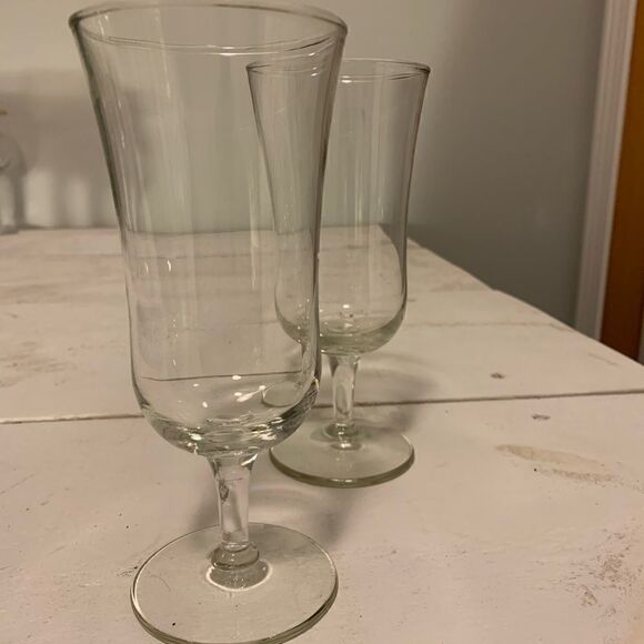 2 Cocktail Glasses   - Picture 2 of 4